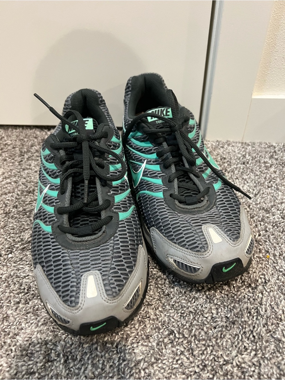 Nike Air Max Women's Black & Teal Athletic Running Shoes